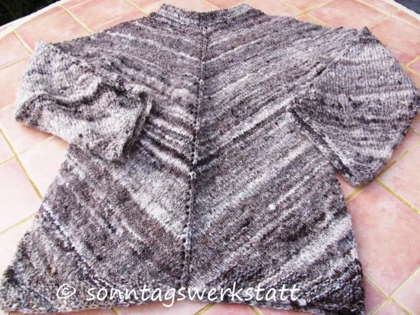handgesponnen u. gestrickt (wolle von meinen ehemaligen schafen)